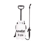 Pulverizador manual a presión de 5 litros en color blanco y negro, con válvula de seguridad automática, ideal para uso agrícola y de jardinería