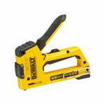 Grapadora manual DeWalt DWHT0-TR510 profesional con cuerpo metálico y empuñadura ergonómica